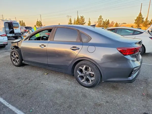 3KPF24AD0KE115141 2019 KIA FORTE - Image 2