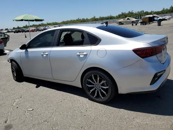 3KPF24AD0KE117729 2019 KIA FORTE - Image 2
