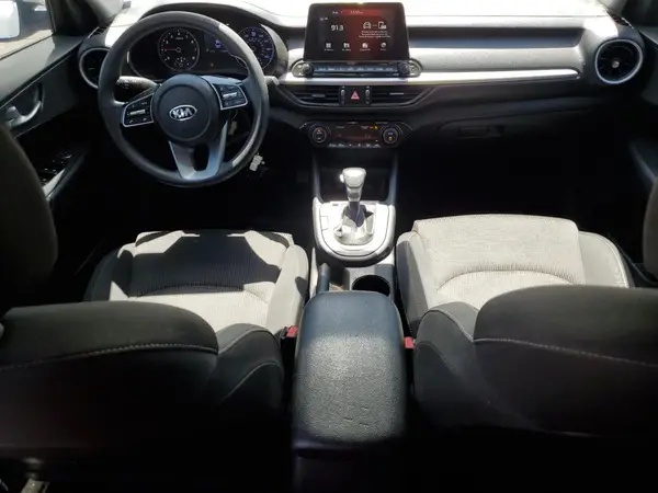 3KPF24AD0KE117729 2019 KIA FORTE - Image 8