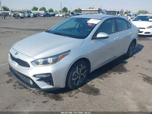 3KPF24AD0KE118380 2019 KIA FORTE - Image 2