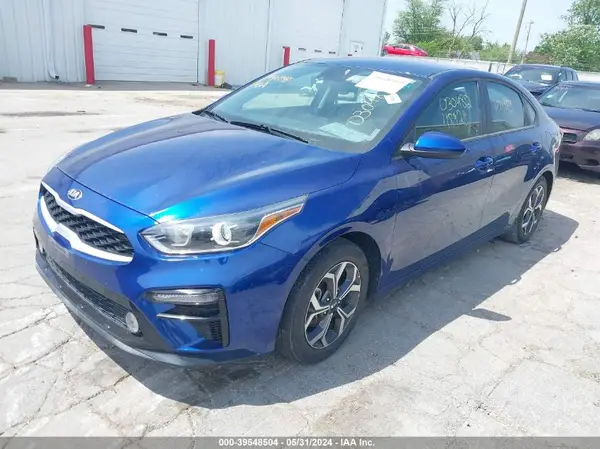 3KPF24AD0KE118928 2019 KIA FORTE - Image 2