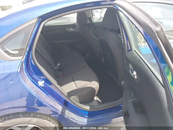 3KPF24AD0KE118928 2019 KIA FORTE - Image 8