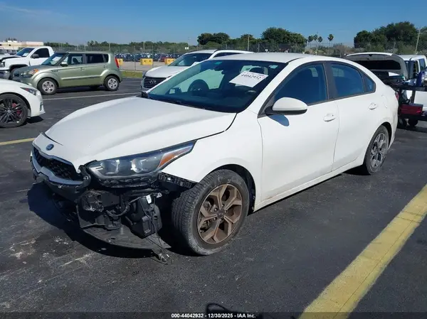 3KPF24AD0KE120646 2019 KIA FORTE - Image 2