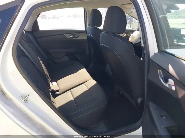 3KPF24AD0KE120646 2019 KIA FORTE - Image 8