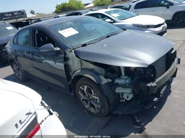 3KPF24AD0KE122249 2019 KIA FORTE - Image 1