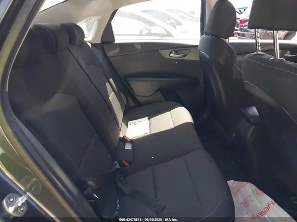 3KPF24AD0KE122249 2019 KIA FORTE - Image 8