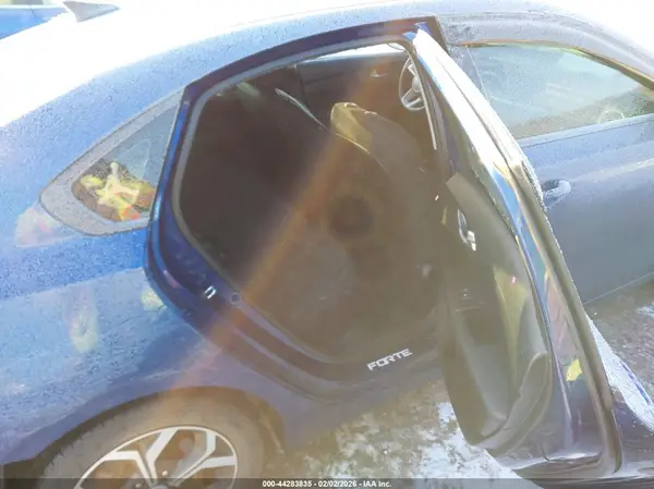 3KPF24AD0KE123417 2019 KIA FORTE - Image 8