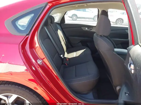 3KPF24AD0KE126379 2019 KIA FORTE - Image 8