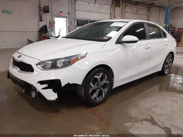 3KPF24AD0KE127175 2019 KIA FORTE - Image 2