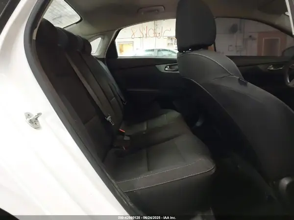 3KPF24AD0KE127175 2019 KIA FORTE - Image 8