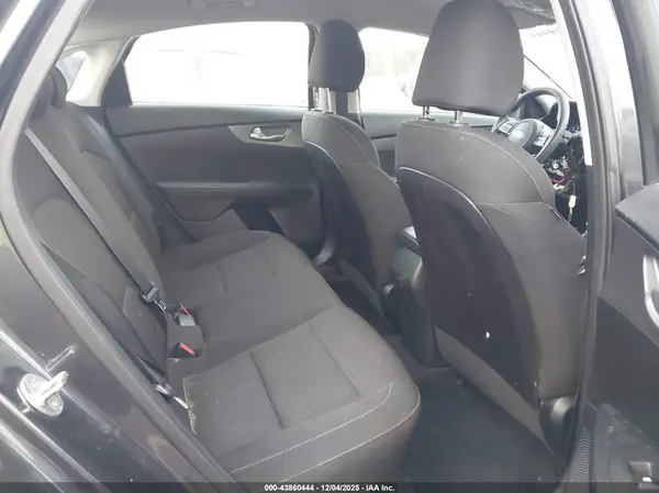 3KPF24AD0KE128343 2019 KIA FORTE - Image 8