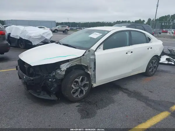 3KPF24AD0KE129928 2019 KIA FORTE - Image 2