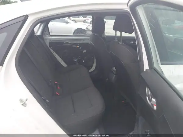 3KPF24AD0KE129928 2019 KIA FORTE - Image 8