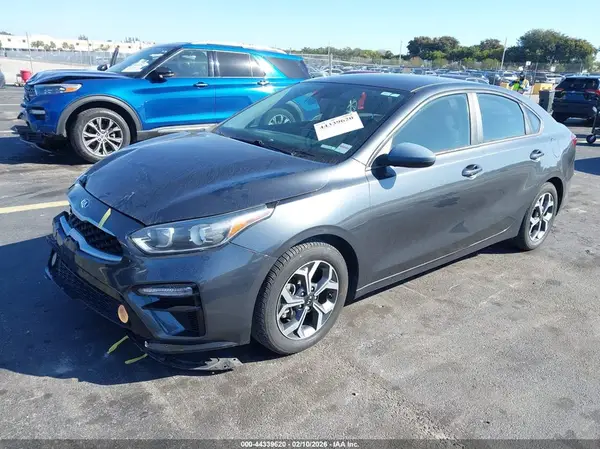 3KPF24AD0KE129993 2019 KIA FORTE - Image 2