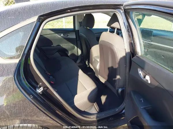 3KPF24AD0KE130948 2019 KIA FORTE - Image 8