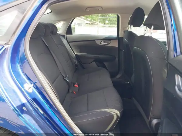 3KPF24AD0KE135616 2019 KIA FORTE - Image 8