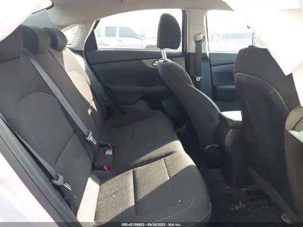 3KPF24AD0KE135728 2019 KIA FORTE - Image 8