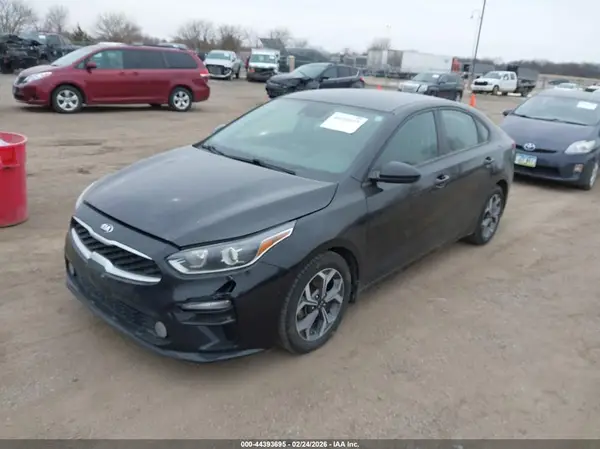 3KPF24AD0KE136488 2019 KIA FORTE - Image 2