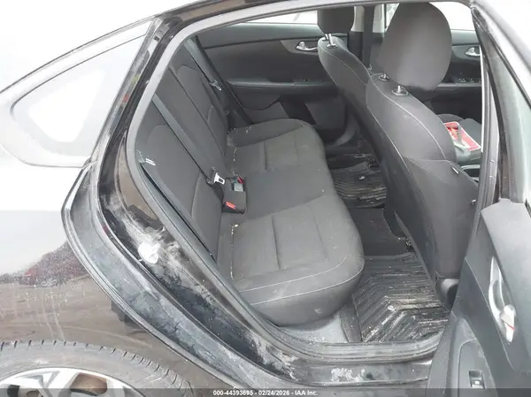 3KPF24AD0KE136488 2019 KIA FORTE - Image 8