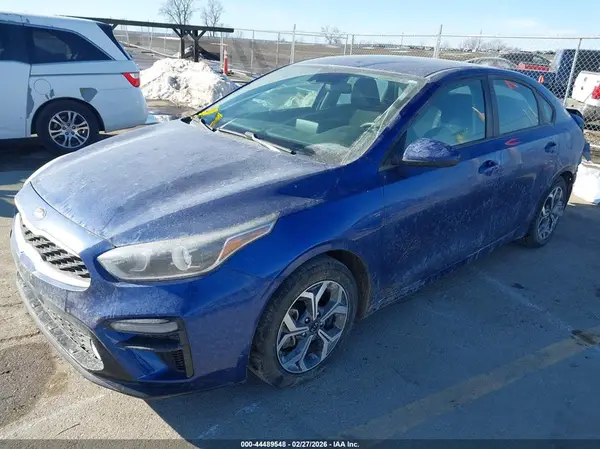 3KPF24AD0KE137429 2019 KIA FORTE - Image 2