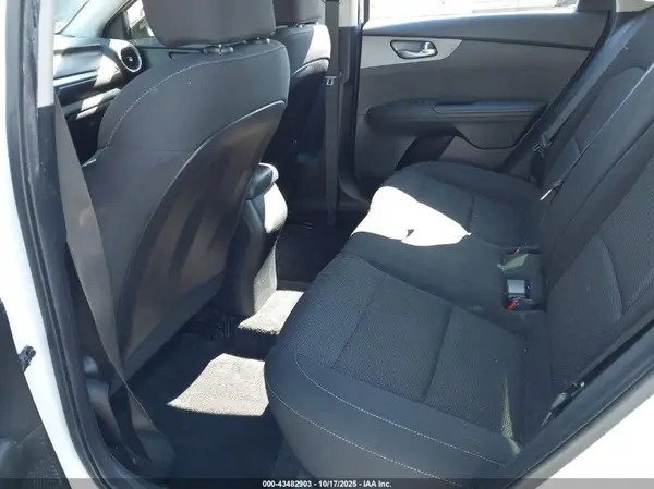 3KPF24AD0KE138029 2019 KIA FORTE - Image 8