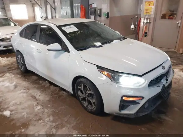 3KPF24AD0KE138435 2019 KIA FORTE - Image 1