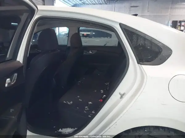 3KPF24AD0KE138435 2019 KIA FORTE - Image 8