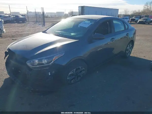 3KPF24AD0KE138984 2019 KIA FORTE - Image 2