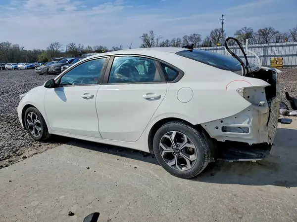 3KPF24AD0LE151686 2020 KIA FORTE - Image 2