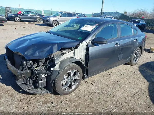 3KPF24AD0LE158637 2020 KIA FORTE - Image 2