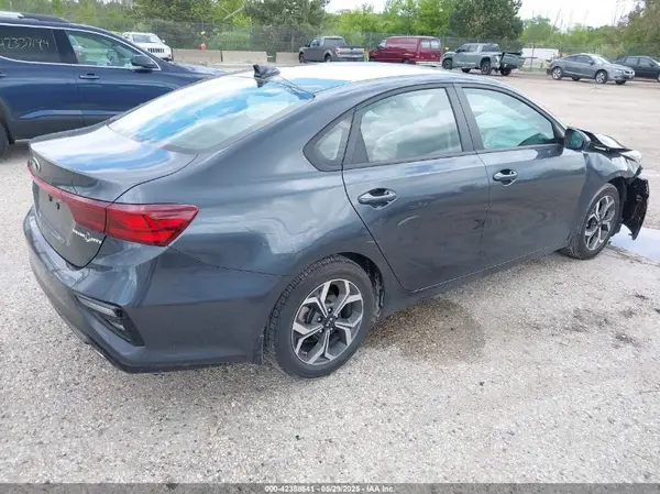 3KPF24AD0LE173865 2020 KIA FORTE - Image 2