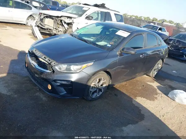 3KPF24AD0LE174000 2020 KIA FORTE - Image 2