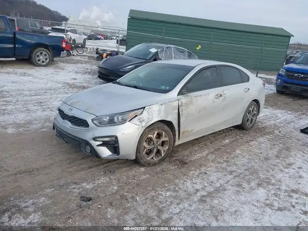 3KPF24AD0LE185899 2020 KIA FORTE - Image 2