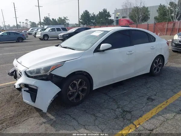 3KPF24AD0LE203902 2020 KIA FORTE - Image 2