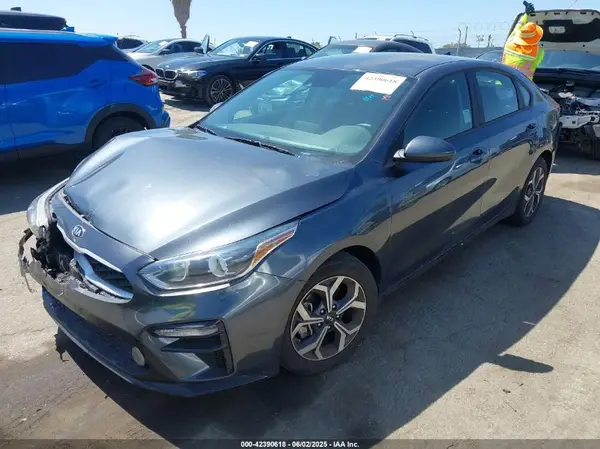 3KPF24AD0LE209151 2020 KIA FORTE - Image 2