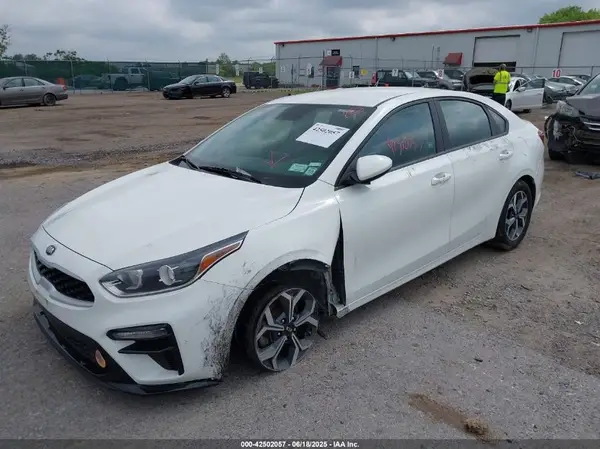 3KPF24AD0LE209439 2020 KIA FORTE - Image 2