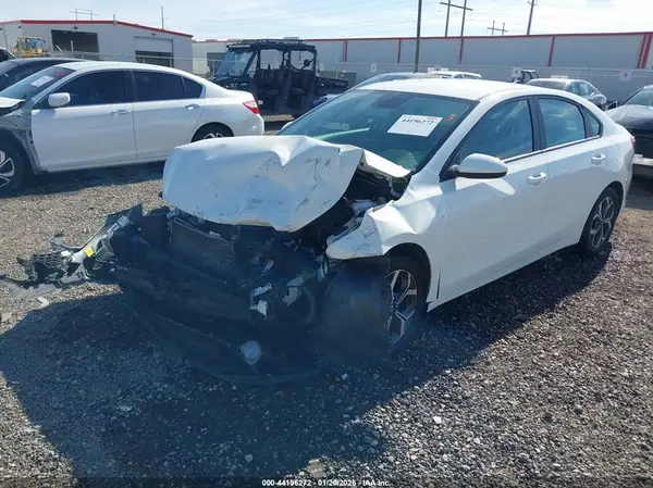 3KPF24AD0LE240268 2020 KIA FORTE - Image 2