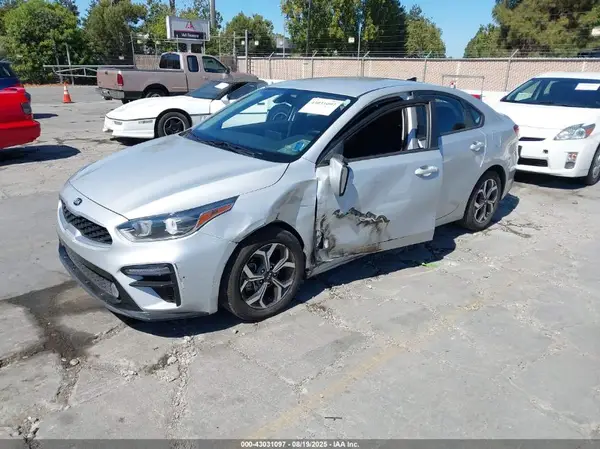 3KPF24AD0LE250492 2020 KIA FORTE - Image 2