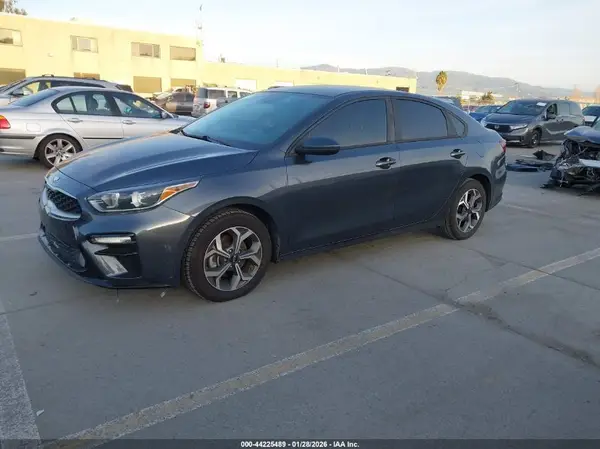 3KPF24AD0LE255918 2020 KIA FORTE - Image 2