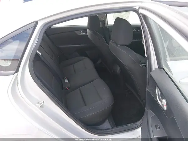 3KPF24AD0ME266824 2021 KIA FORTE - Image 8