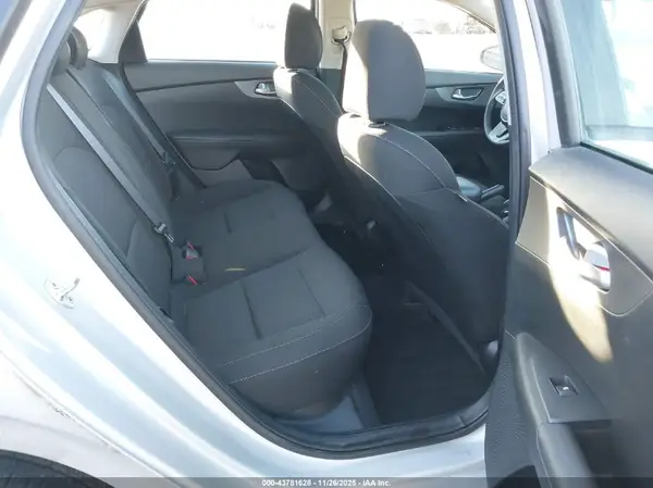 3KPF24AD0ME269142 2021 KIA FORTE - Image 8