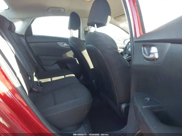 3KPF24AD0ME269884 2021 KIA FORTE - Image 8