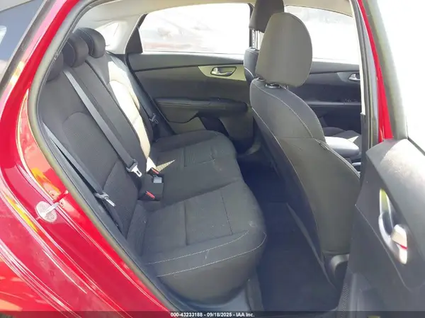 3KPF24AD0ME271571 2021 KIA FORTE - Image 8