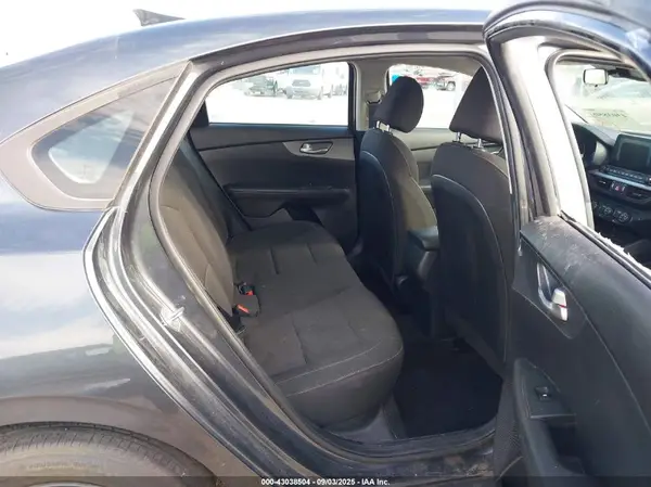3KPF24AD0ME271991 2021 KIA FORTE - Image 8