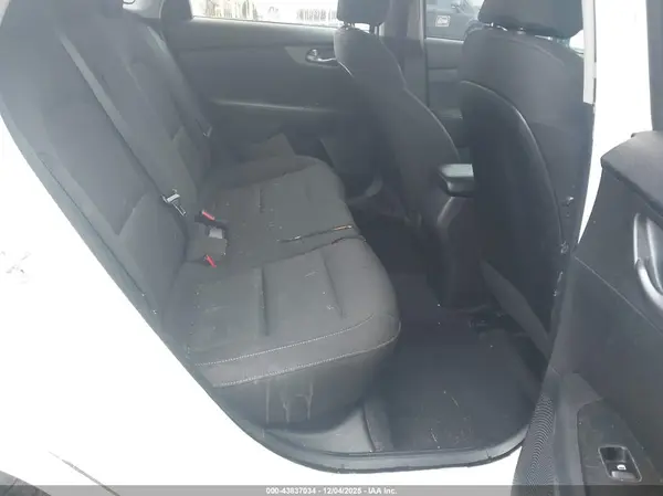 3KPF24AD0ME275099 2021 KIA FORTE - Image 8