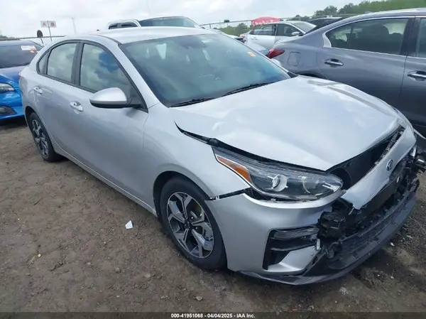 3KPF24AD0ME275443 2021 KIA FORTE - Image 1