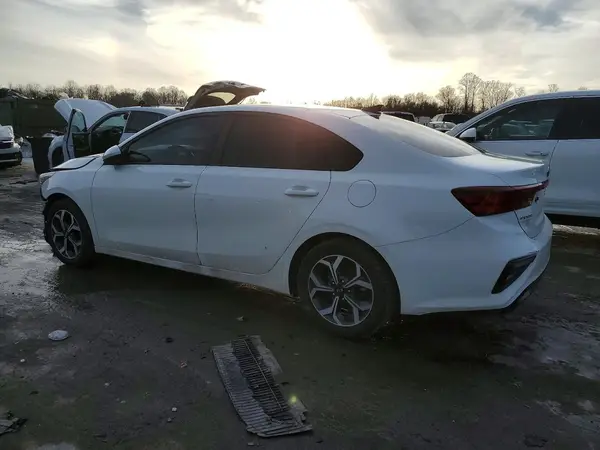 3KPF24AD0ME277578 2021 KIA FORTE - Image 2