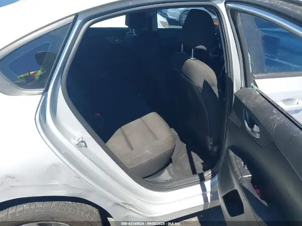 3KPF24AD0ME279430 2021 KIA FORTE - Image 8