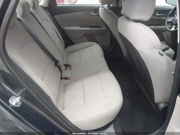 3KPF24AD0ME279637 2021 KIA FORTE - Image 8