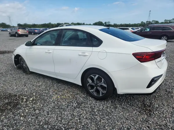3KPF24AD0ME281145 2021 KIA FORTE - Image 2